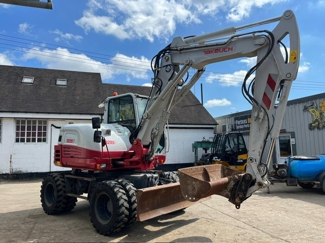 Takeuchi TB295W - Bager na kolesih: slika 2 Takeuchi TB295W - Bager na kolesih: slika 2