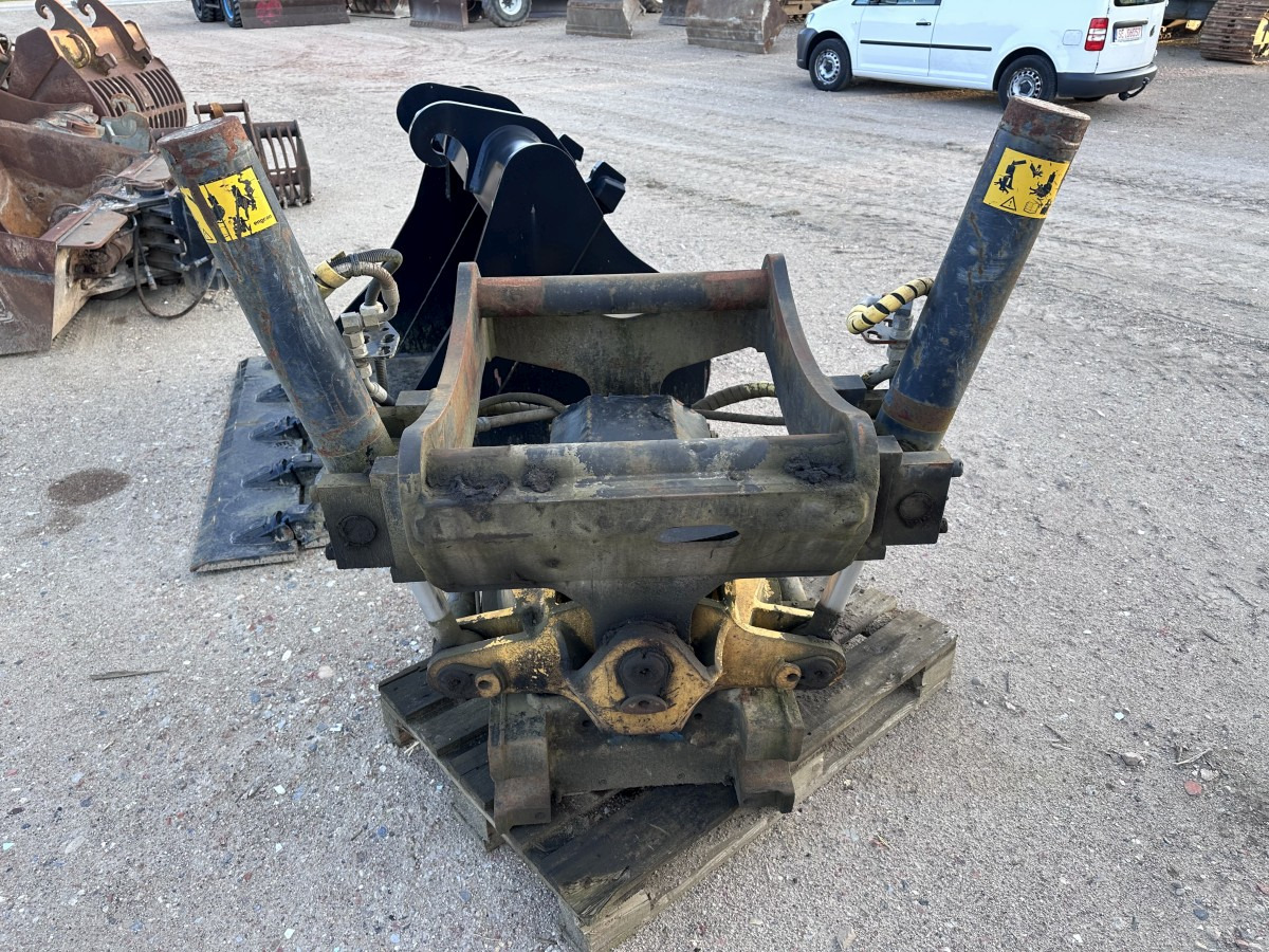 ENGCON EC 30 - S80 GR30 -S80 - SVAB Engcon Rototilt - Tiltrotator - Tiltrotator: slika 3 ENGCON EC 30 - S80 GR30 -S80 - SVAB Engcon Rototilt - Tiltrotator - Tiltrotator: slika 3