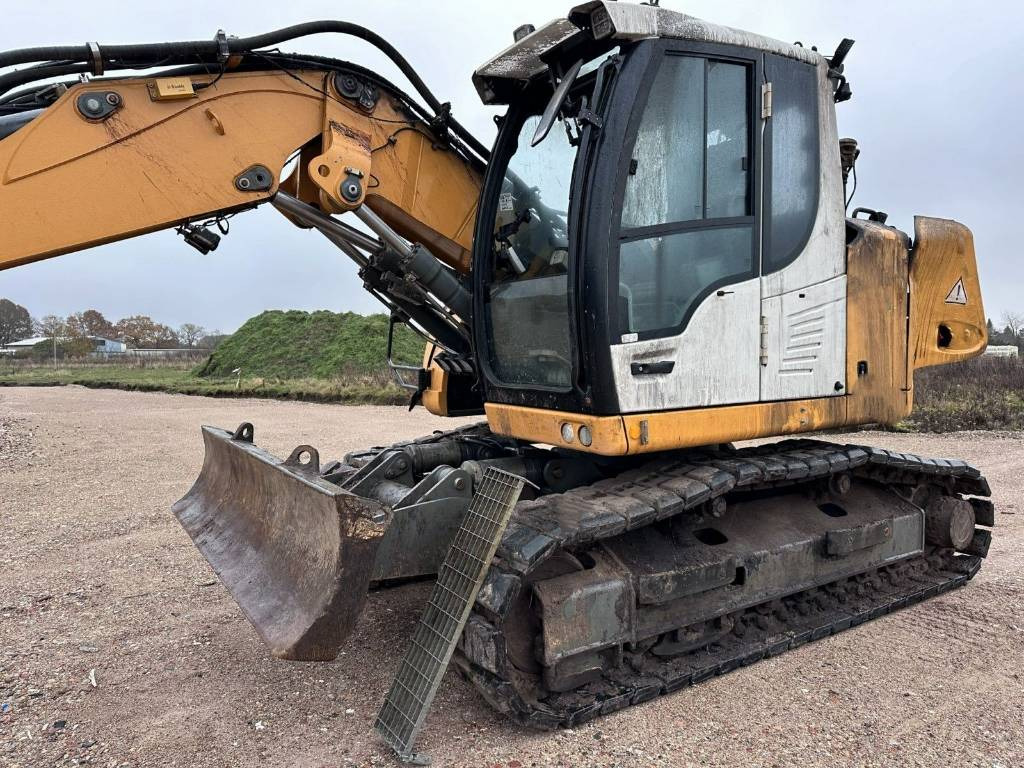 Liebherr 914 Compact for parts breaking dismantling - Bager goseničar: slika 3 Liebherr 914 Compact for parts breaking dismantling - Bager goseničar: slika 3