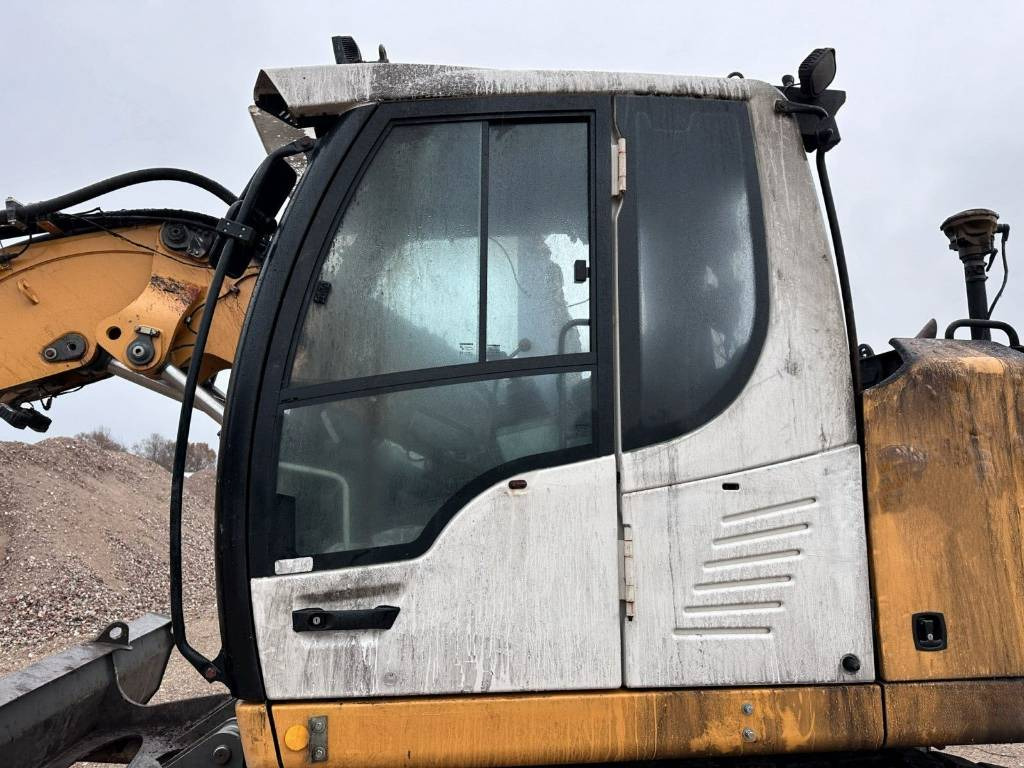 Liebherr 914 Compact for parts breaking dismantling - Bager goseničar: slika 4 Liebherr 914 Compact for parts breaking dismantling - Bager goseničar: slika 4