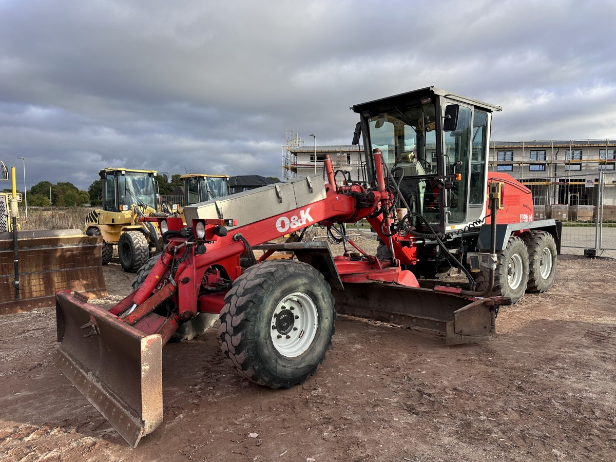 NEW HOLLAND F 106.5 - 6x6 Laser Topcon- Klima Cummins 6 Zyl. - Greder: slika 3 NEW HOLLAND F 106.5 - 6x6 Laser Topcon- Klima Cummins 6 Zyl. - Greder: slika 3