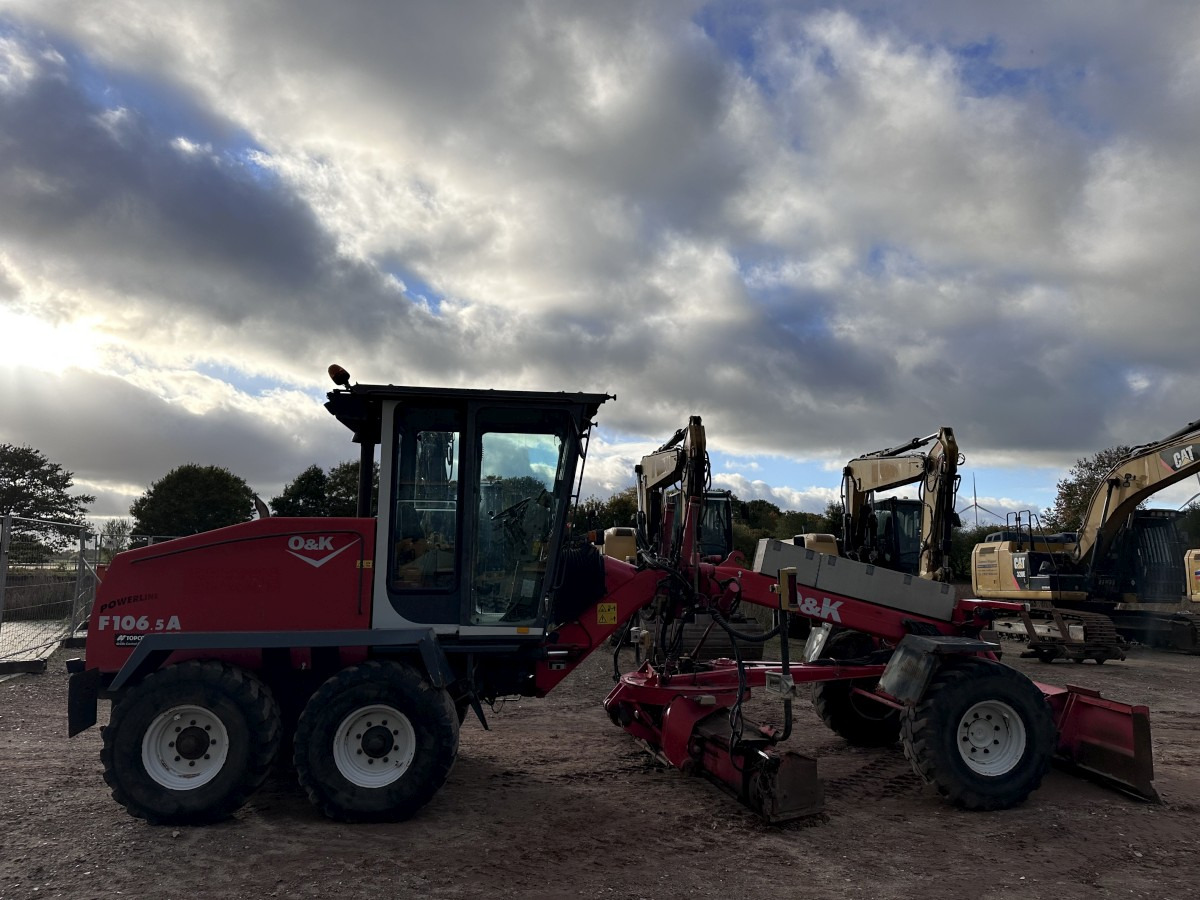 O&K F 106.5 - 6x6 Laser Topcon- Klima Cummins 6 Zyl. - Greder: slika 2 O&K F 106.5 - 6x6 Laser Topcon- Klima Cummins 6 Zyl. - Greder: slika 2