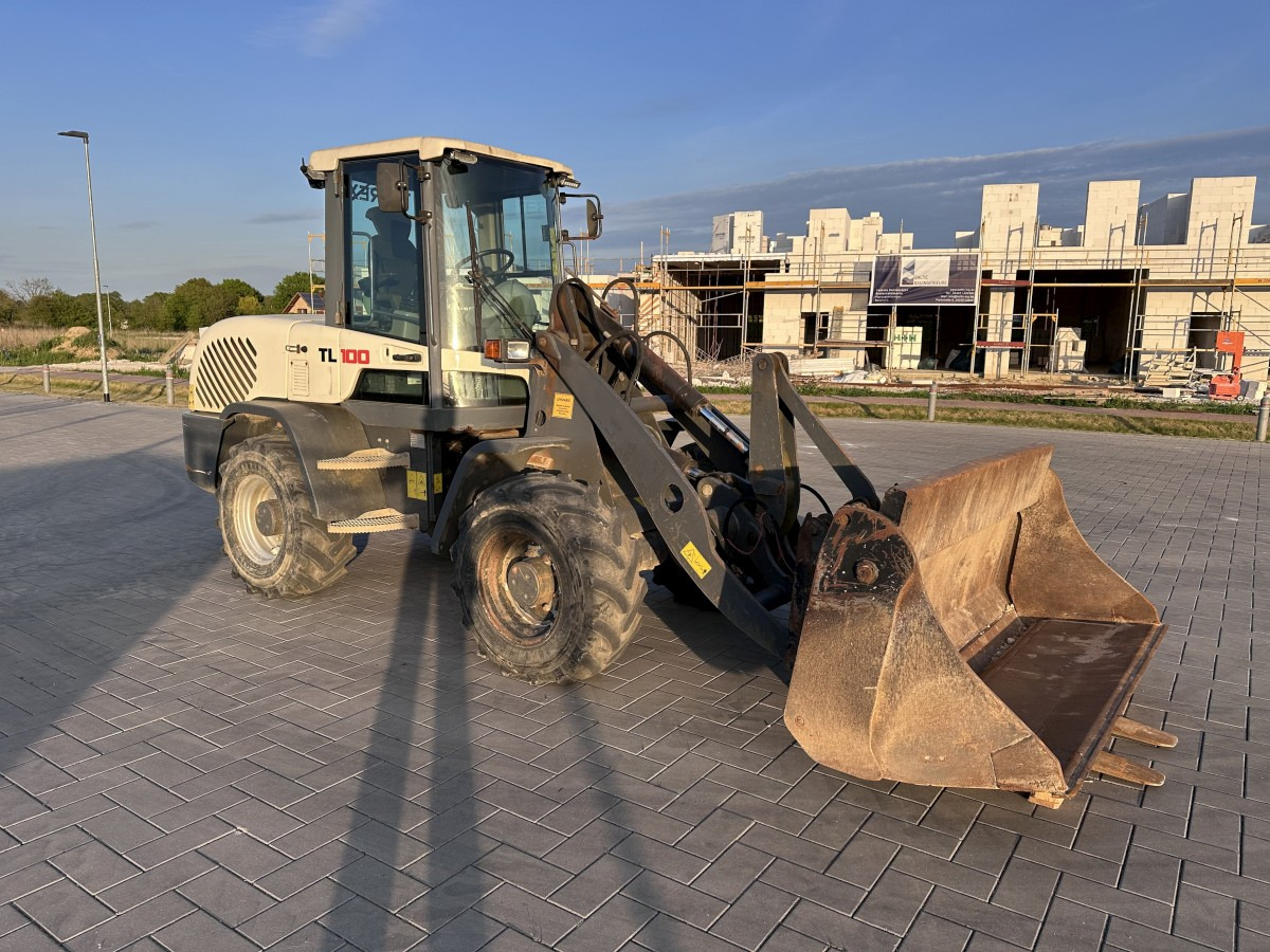 TEREX TL 100 - 30 Km/h Schaufel + Palettengabel Top ! - Kolesni nakladalec: slika 4 TEREX TL 100 - 30 Km/h Schaufel + Palettengabel Top ! - Kolesni nakladalec: slika 4