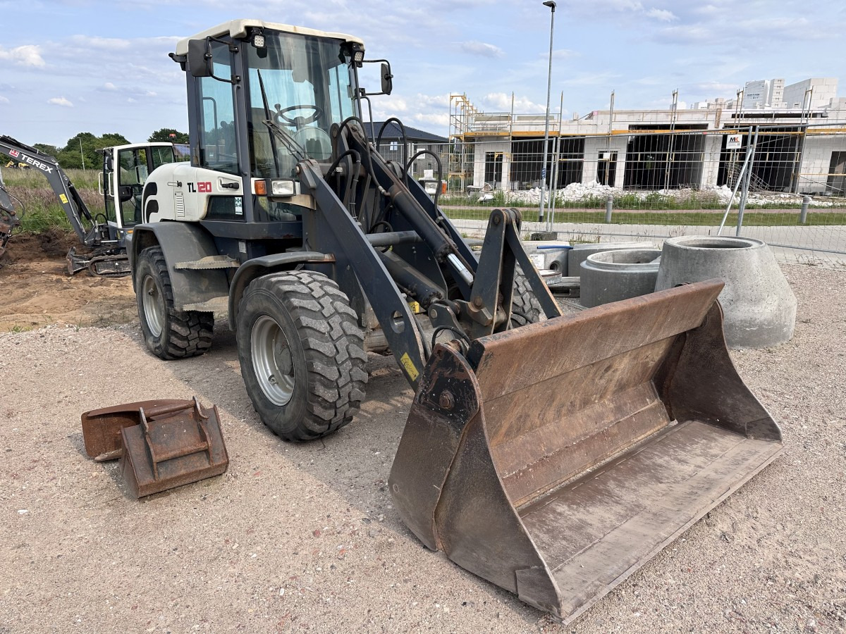 TEREX TL 120 - 30 Km/h Schaufel + Palettengabel Top ! - Kolesni nakladalec: slika 4 TEREX TL 120 - 30 Km/h Schaufel + Palettengabel Top ! - Kolesni nakladalec: slika 4