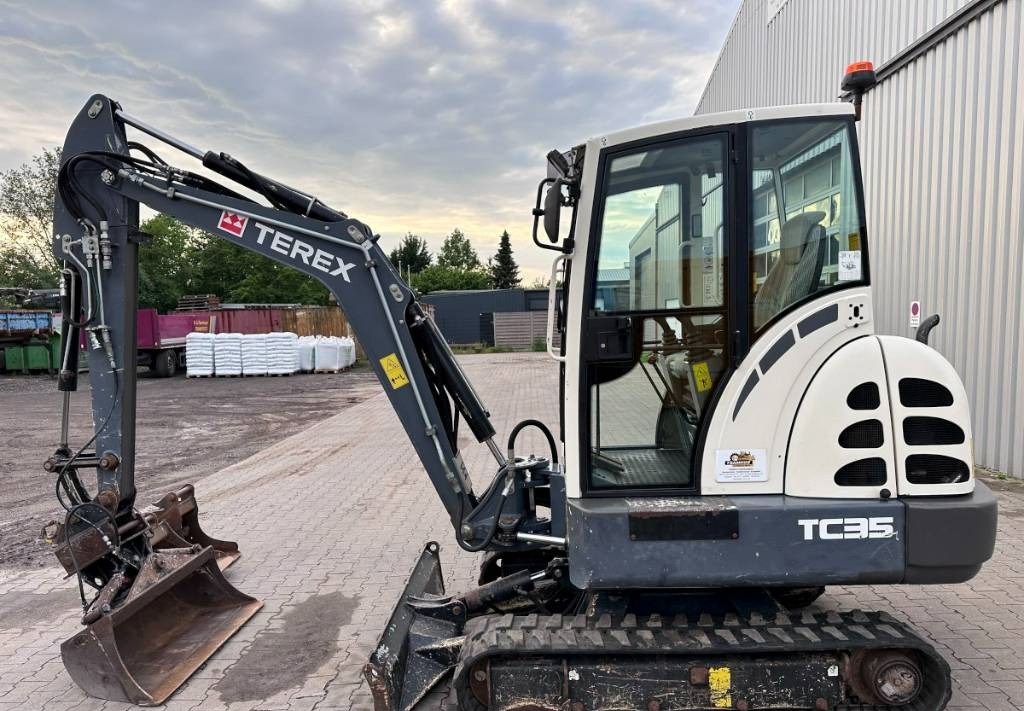 Terex TC 35 mit 3 Löffel - Mini bager: slika 1 Terex TC 35 mit 3 Löffel - Mini bager: slika 1