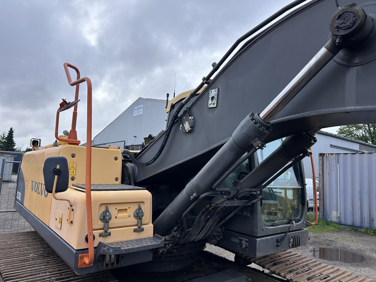 VOLVO EC 210 CL Deutsche Maschine! Top !!! - Bager goseničar: slika 3 VOLVO EC 210 CL Deutsche Maschine! Top !!! - Bager goseničar: slika 3