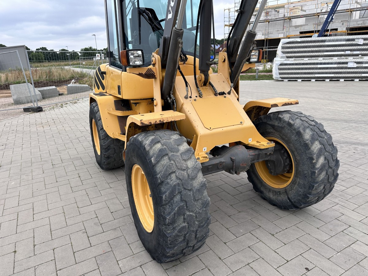 Kolesni nakladalec VOLVO L 30 B PRO 3er Kreis Klappschaufel+Palettengabel: slika 38