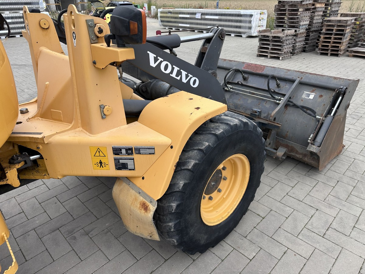 Kolesni nakladalec VOLVO L 30 B PRO 3er Kreis Klappschaufel+Palettengabel: slika 22