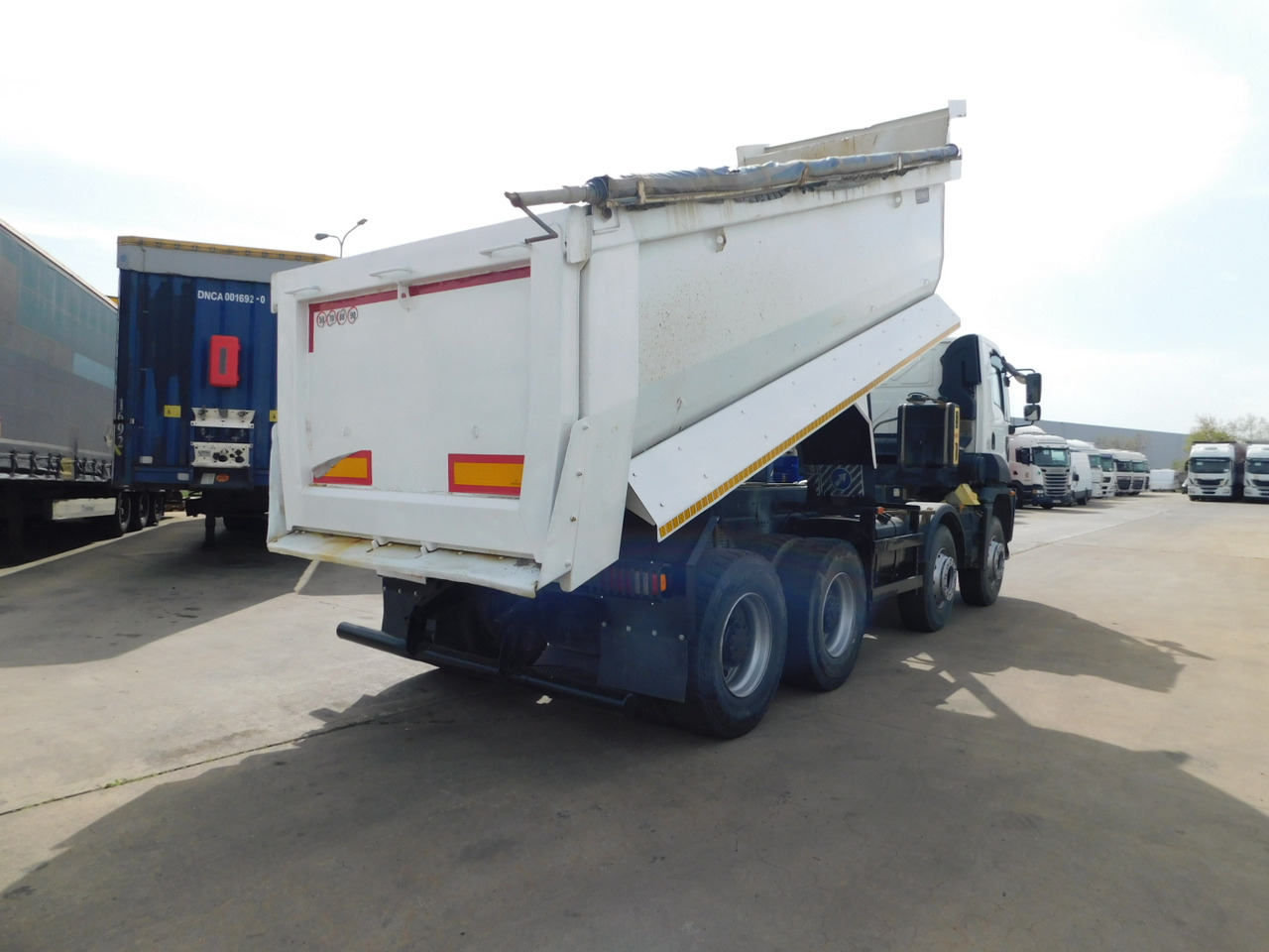 Ford 4142d 8x4 dcab e6 16s2230 - Tovornjak prekucnik: slika 3 Ford 4142d 8x4 dcab e6 16s2230 - Tovornjak prekucnik: slika 3
