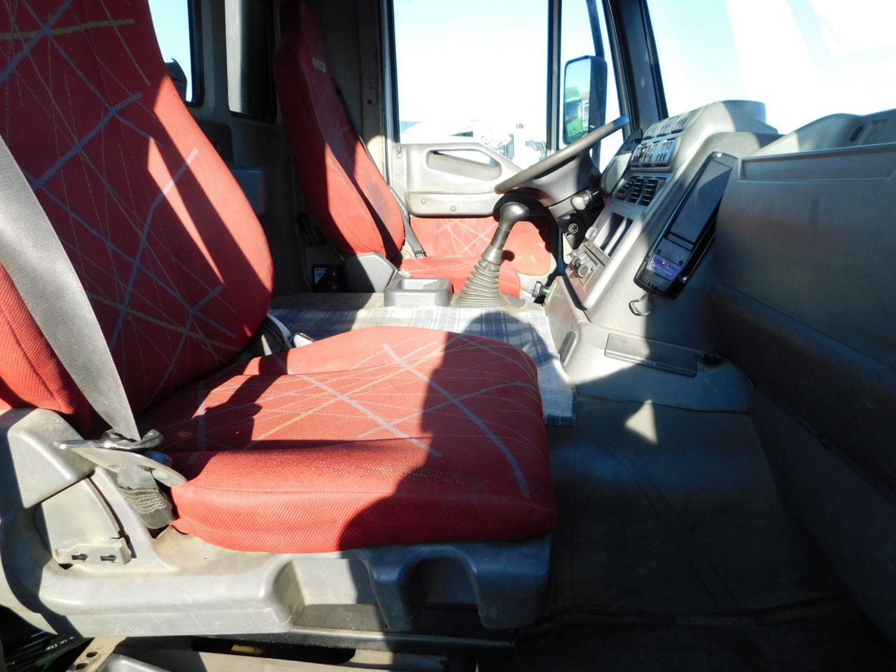 Iveco Magirus trakker - Tovornjak s kesonom, Tovornjak z dvigalom: slika 5 Iveco Magirus trakker - Tovornjak s kesonom, Tovornjak z dvigalom: slika 5