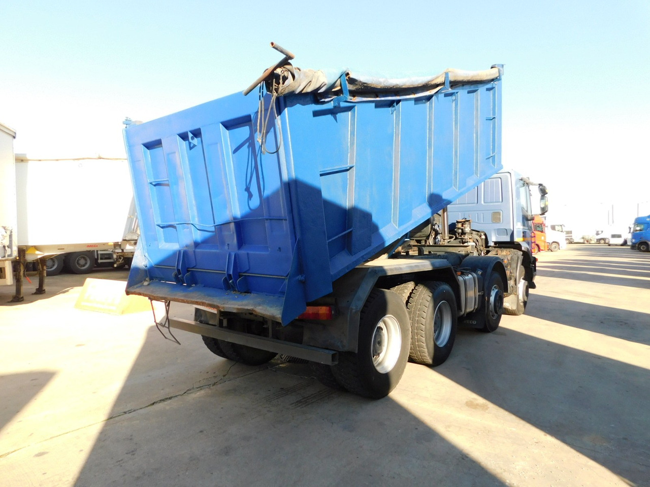 Iveco Trakker ad410t45 - Tovornjak prekucnik: slika 3 Iveco Trakker ad410t45 - Tovornjak prekucnik: slika 3