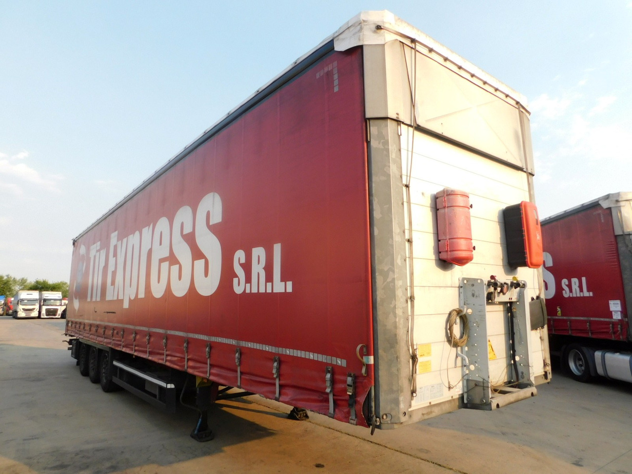 Schmitz Cargobull scbs3t - Polprikolica s ponjavo: slika 2 Schmitz Cargobull scbs3t - Polprikolica s ponjavo: slika 2