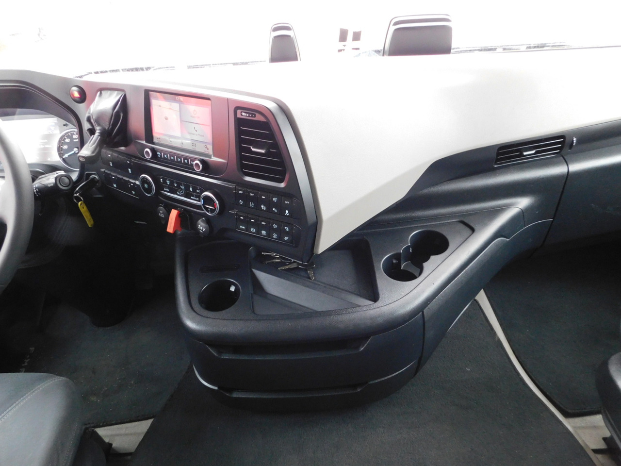 Vlačilec Ford F max 4x2 scab e6 12s2620: slika 6