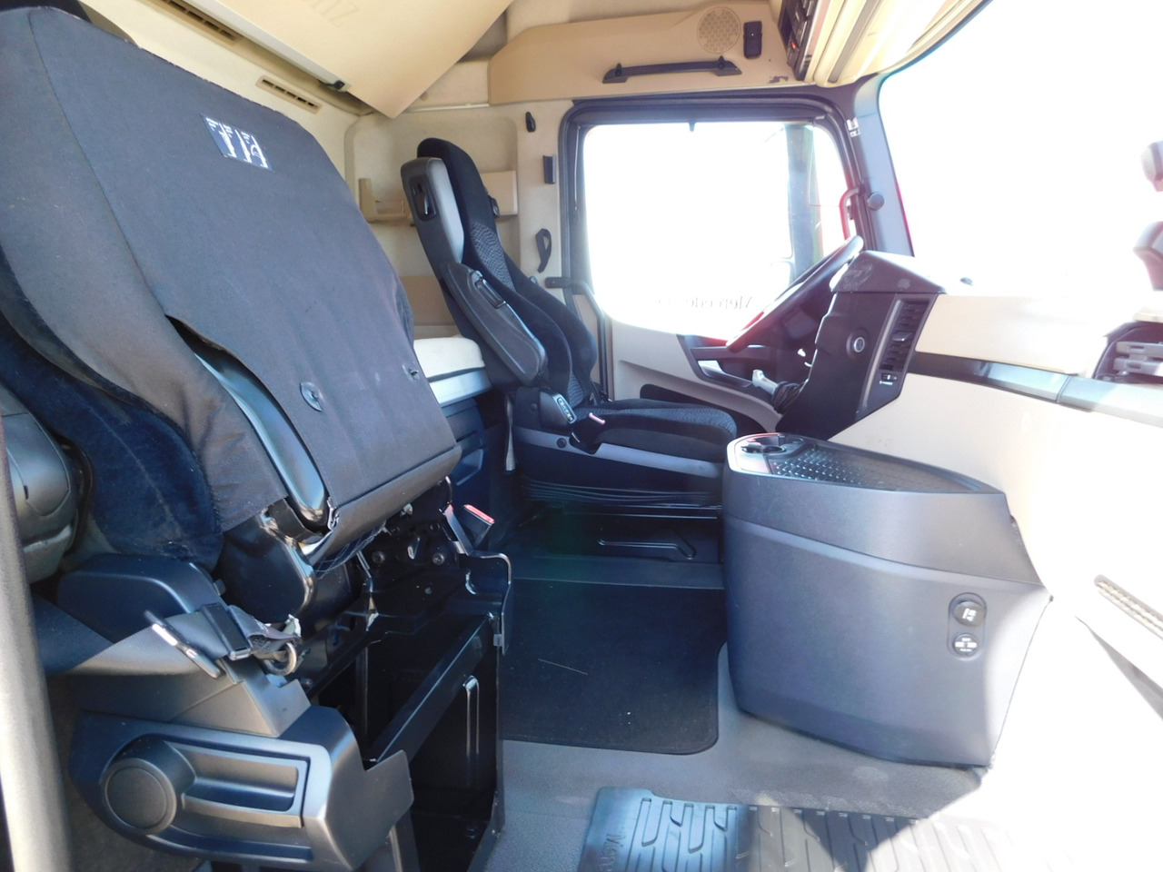 Mercedes Actros - Vlačilec: slika 5 Mercedes Actros - Vlačilec: slika 5