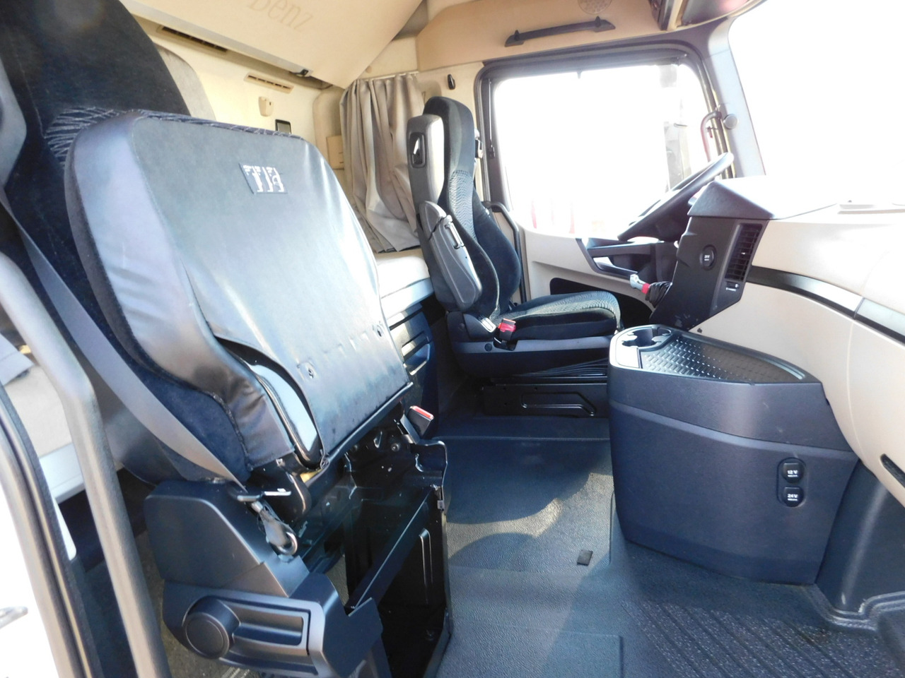 Mercedes Actros - Vlačilec: slika 5 Mercedes Actros - Vlačilec: slika 5