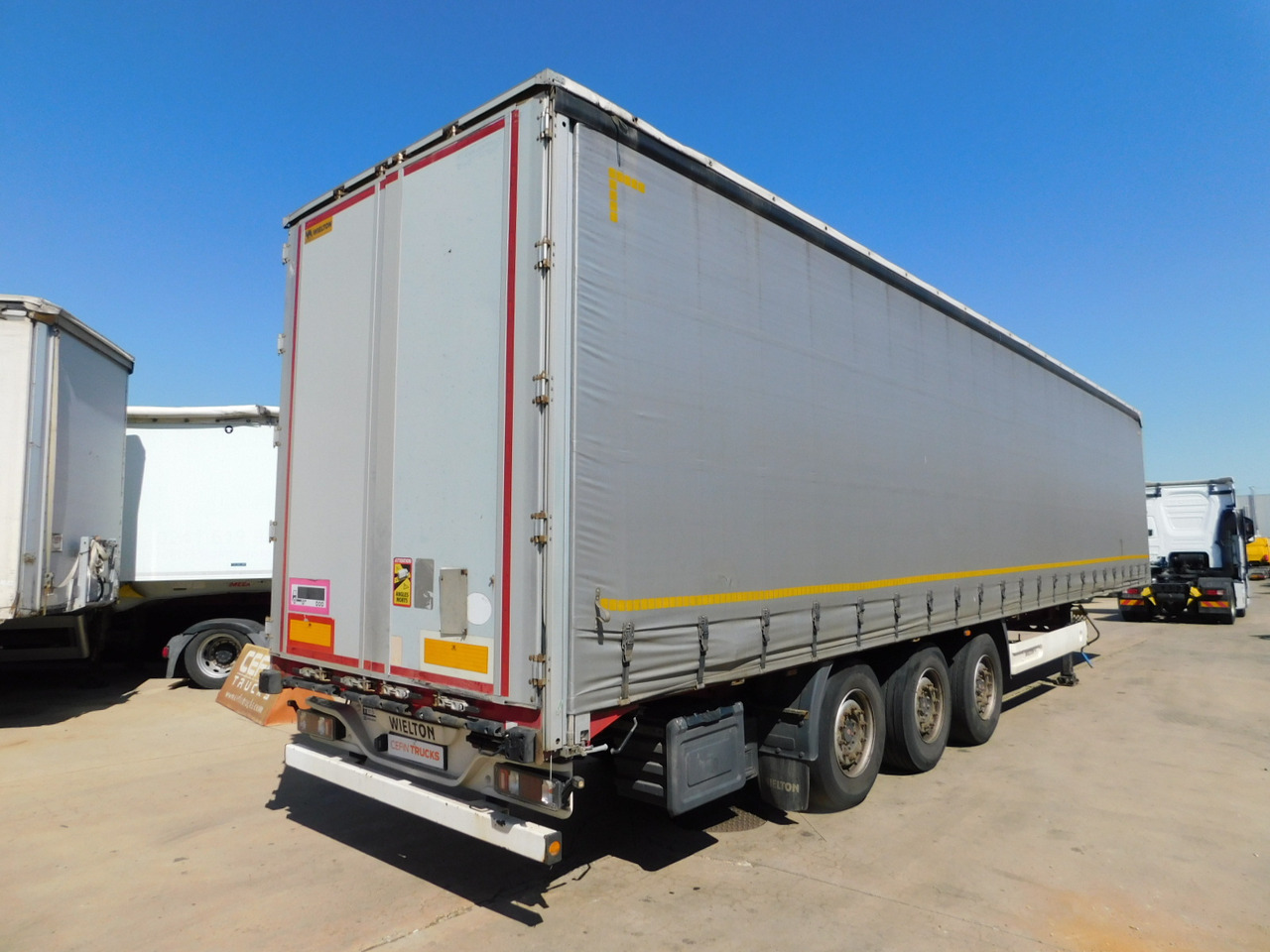 Wielton Ns3k - Polprikolica s ponjavo: slika 3 Wielton Ns3k - Polprikolica s ponjavo: slika 3