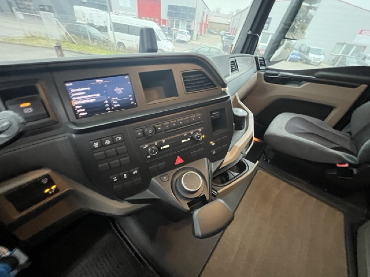 MAN TGX 18.470 4x2 BLS Euro6 Retarder Klima Luftfeder - Vlačilec: slika 3 MAN TGX 18.470 4x2 BLS Euro6 Retarder Klima Luftfeder - Vlačilec: slika 3