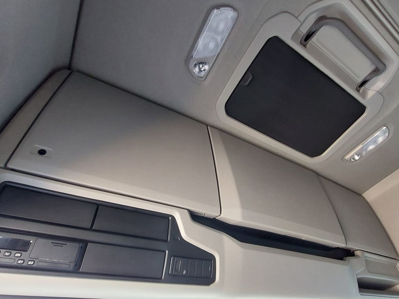 Scania R 460 - Vlačilec: slika 5 Scania R 460 - Vlačilec: slika 5