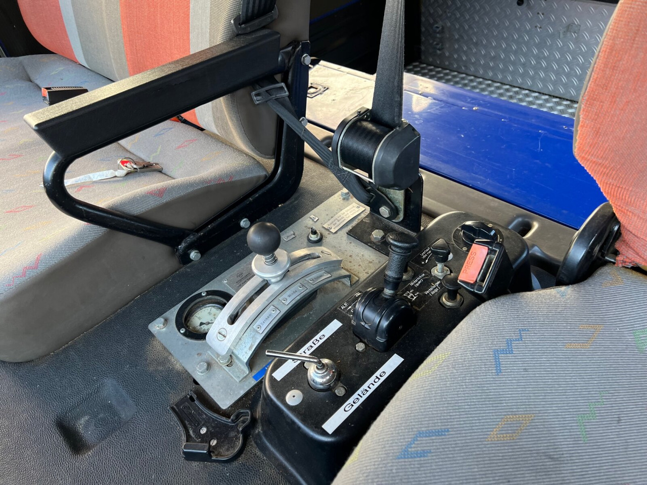 120-23 AW 4x4 Doka 120-23 AW 4x4 Doka, V8-Motor, Mannschaftswagen 16 Sitze, Seilwinde - Gasilsko vozilo: slika 3 120-23 AW 4x4 Doka 120-23 AW 4x4 Doka, V8-Motor, Mannschaftswagen 16 Sitze, Seilwinde - Gasilsko vozilo: slika 3