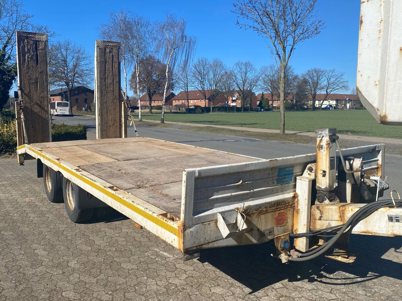 688/18000 688/18000 - Nizko noseča prikolica: slika 2 688/18000 688/18000 - Nizko noseča prikolica: slika 2