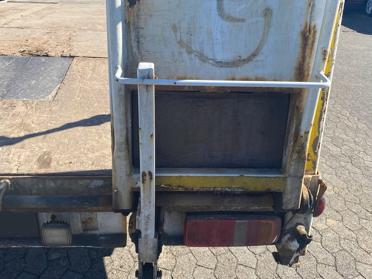 688/18000 688/18000 - Nizko noseča prikolica: slika 4 688/18000 688/18000 - Nizko noseča prikolica: slika 4