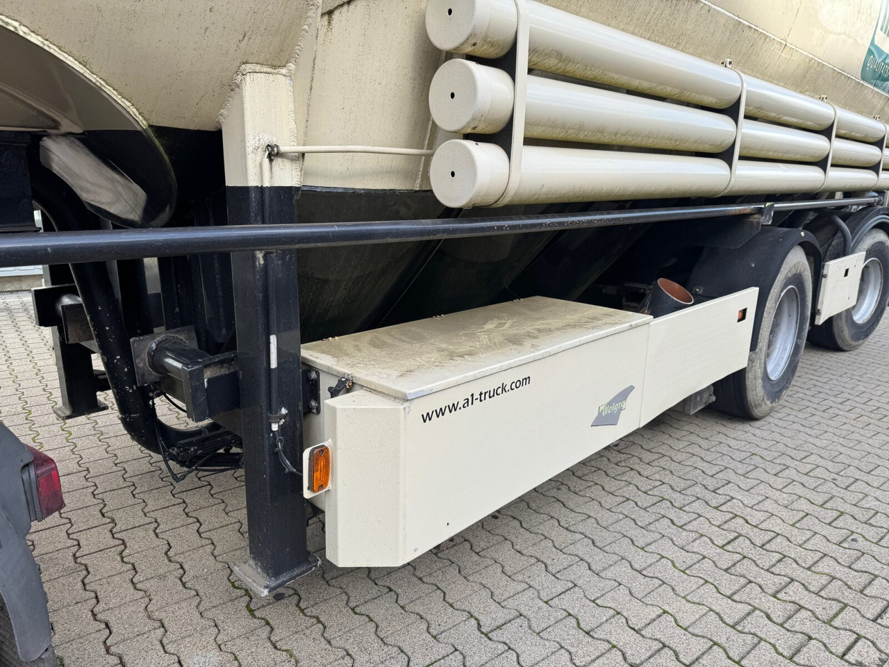 97WSL 33-24 Siloauflieger Welgro 97WSL 33-24 Siloauflieger, Lenkachse, 8 Kammern, ca. 51m³ - Silos cisterna: slika 3 97WSL 33-24 Siloauflieger Welgro 97WSL 33-24 Siloauflieger, Lenkachse, 8 Kammern, ca. 51m³ - Silos cisterna: slika 3