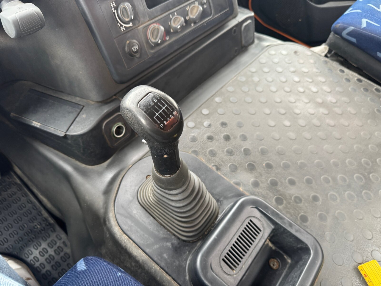 AD260T41 6x4 AD260T41 6x4, EEV - Tovornjak prekucnik: slika 5 AD260T41 6x4 AD260T41 6x4, EEV - Tovornjak prekucnik: slika 5