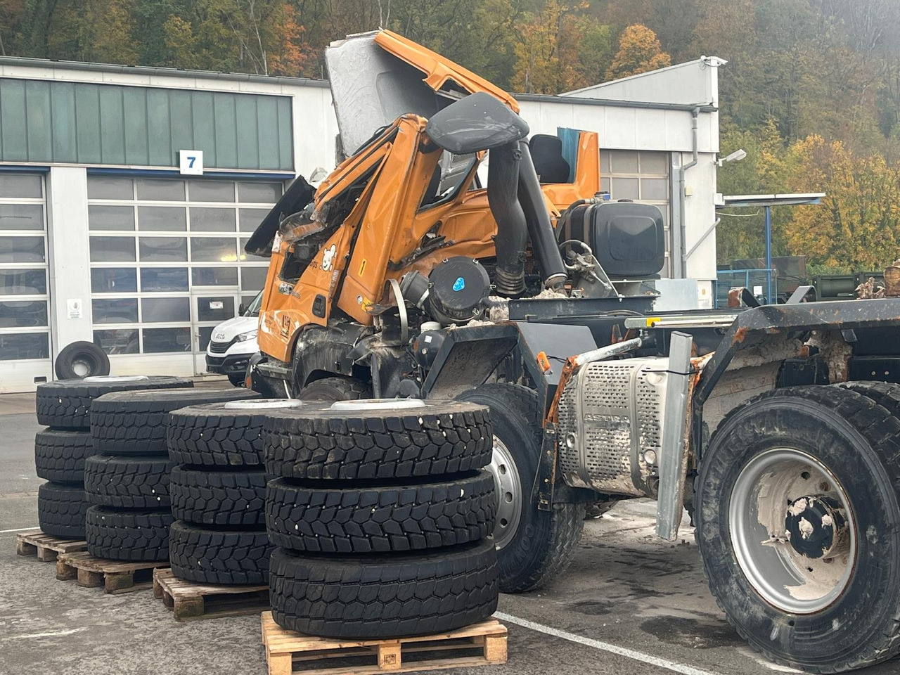 ASTRA HD9 86.50-90 8x6 ASTRA HD9 86.50-90 8x6, Unfallschaden, Cursor 13 - Tovornjak-šasija: slika 1 ASTRA HD9 86.50-90 8x6 ASTRA HD9 86.50-90 8x6, Unfallschaden, Cursor 13 - Tovornjak-šasija: slika 1