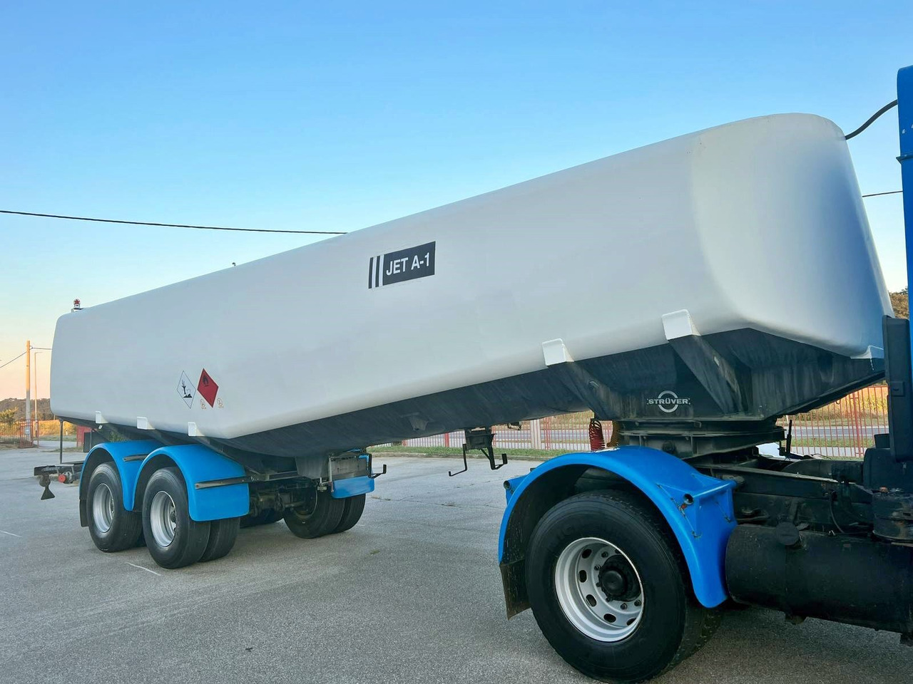 Andere Tankauflieger ca. 40.000l STRUEVER Tankauflieger ca. 40.000l - Polprikolica cisterna: slika 3 Andere Tankauflieger ca. 40.000l STRUEVER Tankauflieger ca. 40.000l - Polprikolica cisterna: slika 3