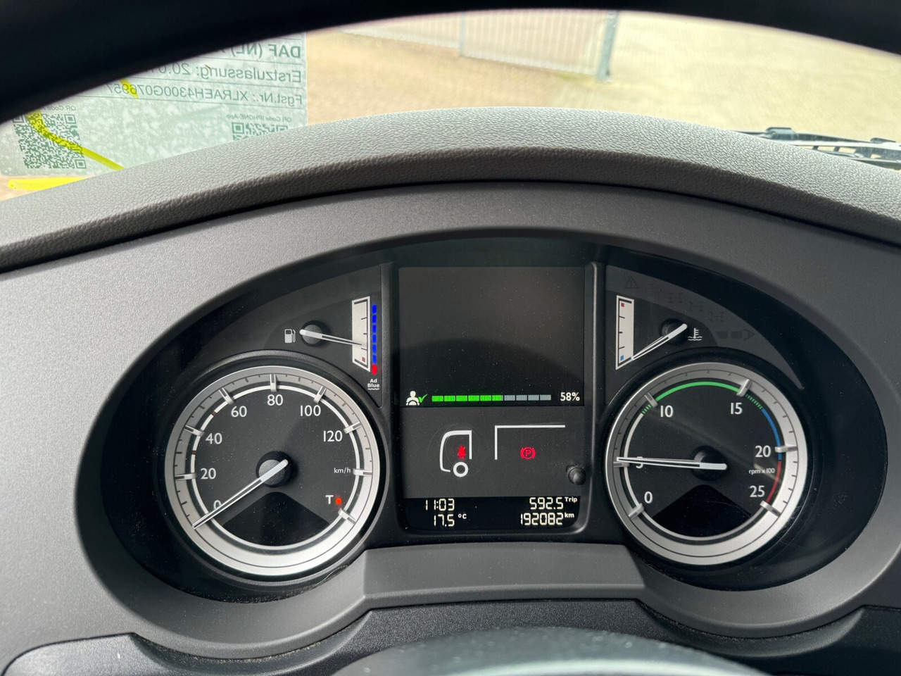 DAF XF 410 FA 4x2 XF 410 FA 4x2, Fahrschule, 2x AHK, 6 Sitze - Tovornjak s kesonom: slika 4 DAF XF 410 FA 4x2 XF 410 FA 4x2, Fahrschule, 2x AHK, 6 Sitze - Tovornjak s kesonom: slika 4