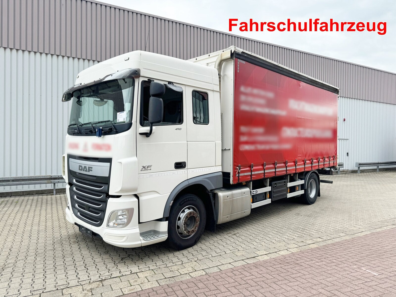 DAF XF 410 FA 4x2 XF 410 FA 4x2, Fahrschule, 2x AHK, 6 Sitze - Tovornjak s kesonom: slika 1 DAF XF 410 FA 4x2 XF 410 FA 4x2, Fahrschule, 2x AHK, 6 Sitze - Tovornjak s kesonom: slika 1