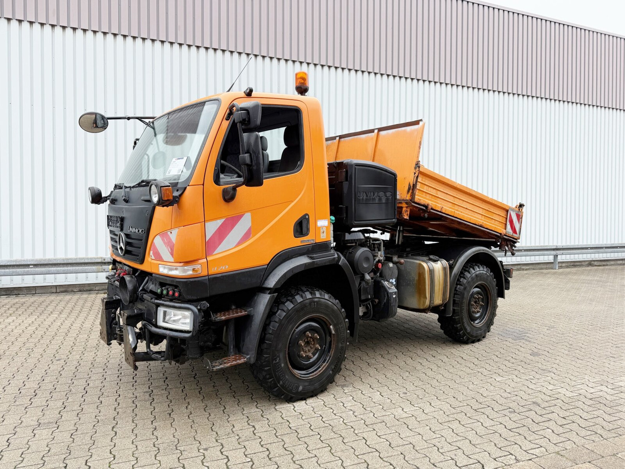 Unimog U 20 4x4 U 20 4x4, Kipper, Zapfwelle, Winterdienstausstattung, 2x AHK - Dostavno vozilo: slika 1 Unimog U 20 4x4 U 20 4x4, Kipper, Zapfwelle, Winterdienstausstattung, 2x AHK - Dostavno vozilo: slika 1