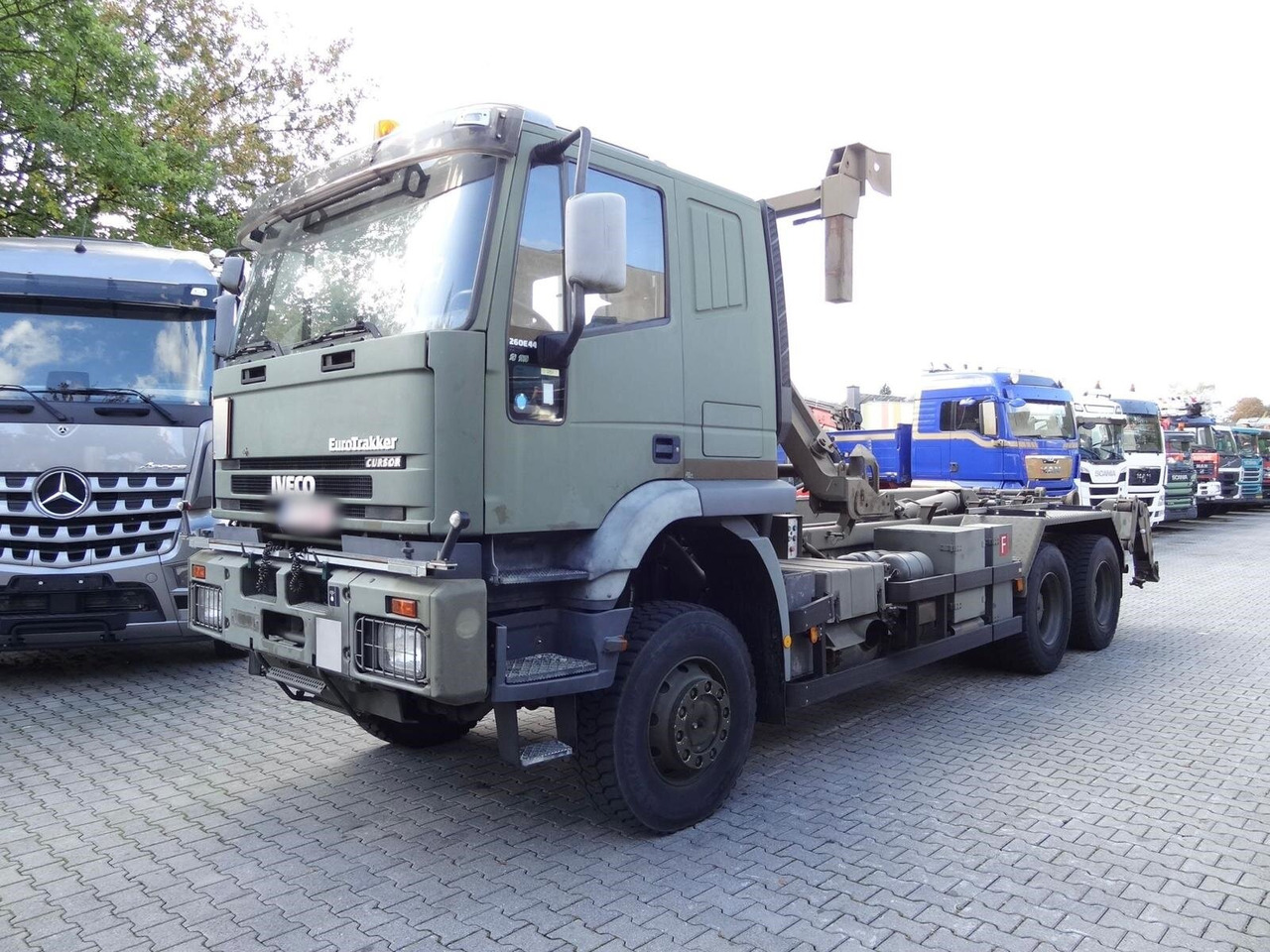 EuroTrakker 260E44W 6X6 EuroTrakker 260E44W 6X6, Retarder, ADR - Kotalni prekucni tovornjak: slika 1 EuroTrakker 260E44W 6X6 EuroTrakker 260E44W 6X6, Retarder, ADR - Kotalni prekucni tovornjak: slika 1