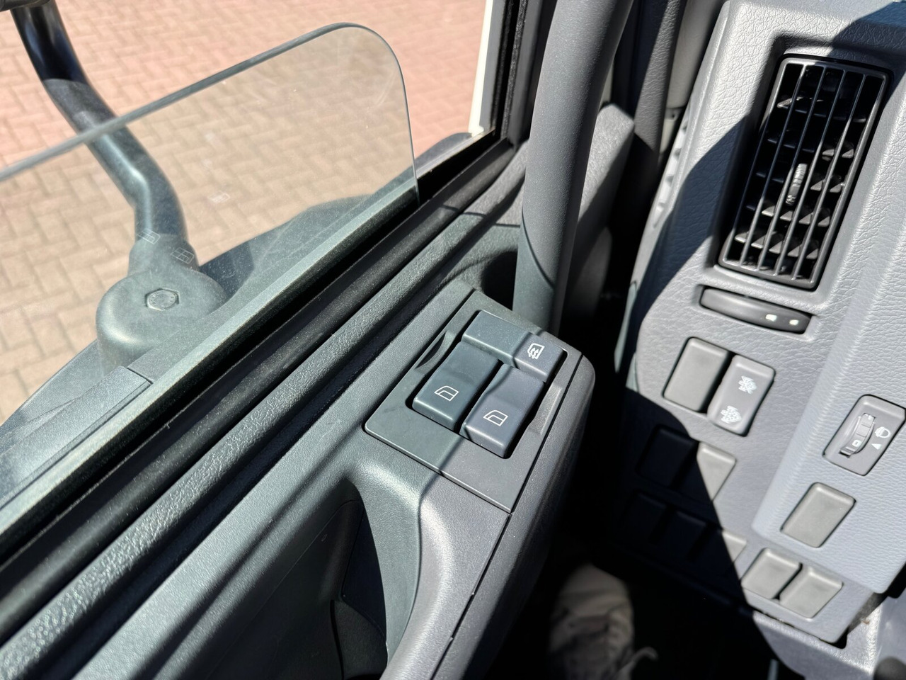 FL 280 4x4 FL 280 4x4, Nebenantrieb - Tovornjak-šasija: slika 5 FL 280 4x4 FL 280 4x4, Nebenantrieb - Tovornjak-šasija: slika 5