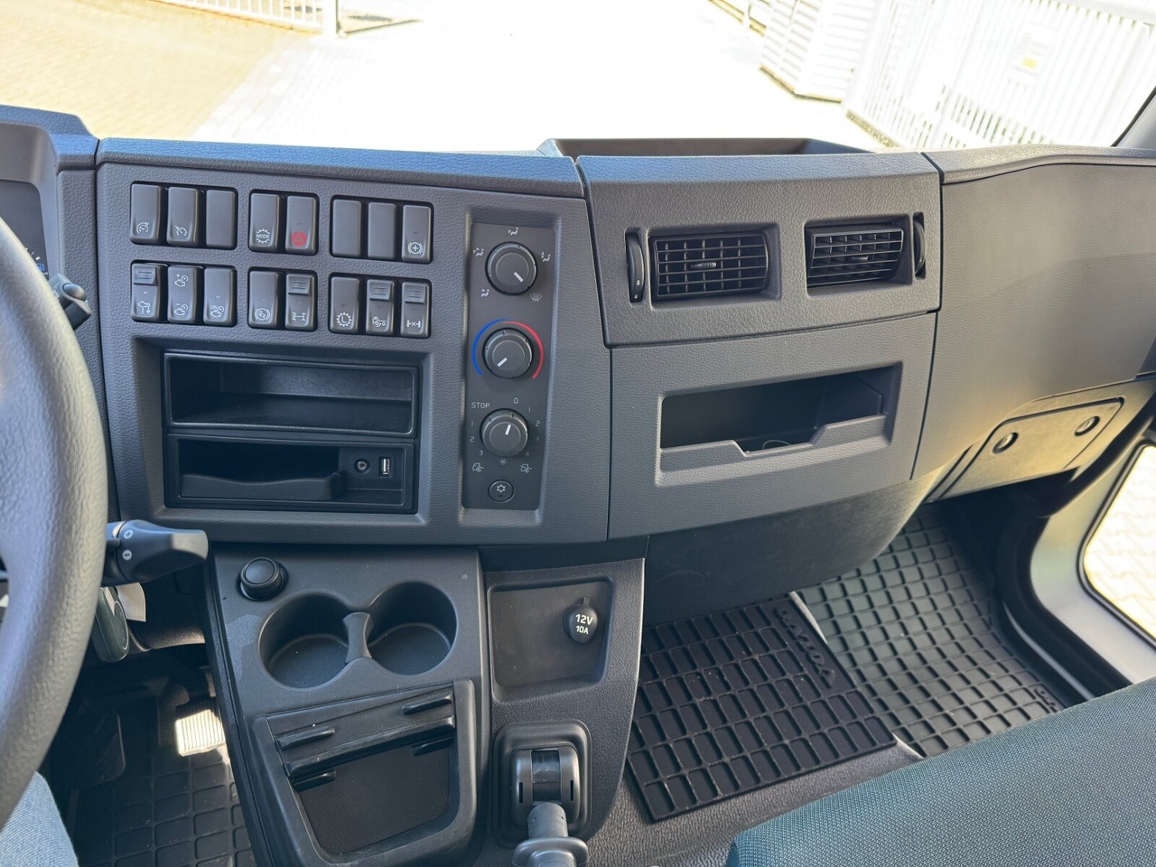 FL 280 4x4 FL 280 4x4, Nebenantrieb - Tovornjak-šasija: slika 4 FL 280 4x4 FL 280 4x4, Nebenantrieb - Tovornjak-šasija: slika 4