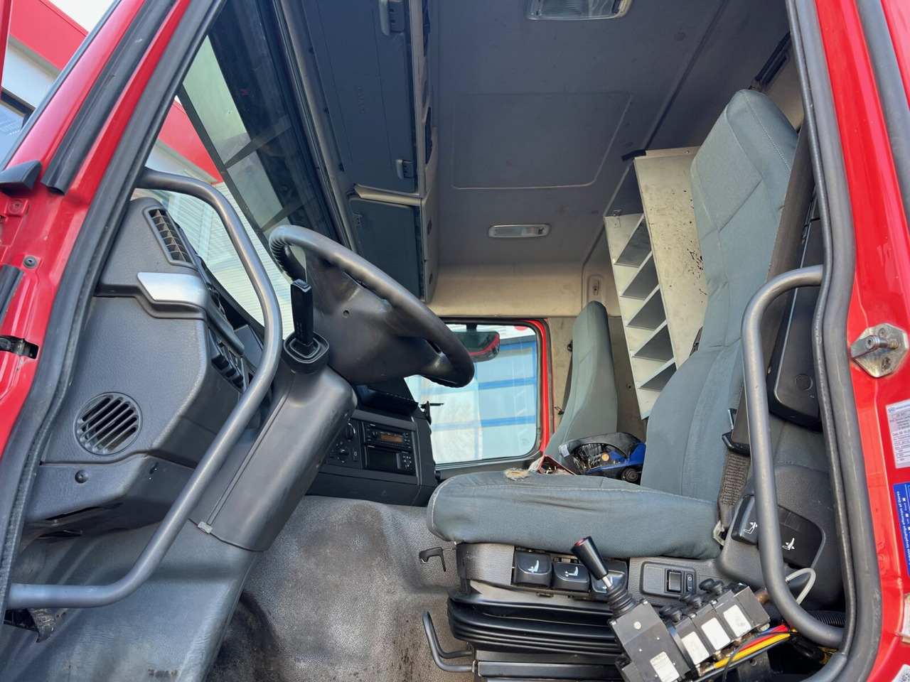FM 460 8x2-6 FM 460 8x2-6, Lenk-/Liftachse, Kran HMF 2020-K4, Funk - Kotalni prekucni tovornjak, Tovornjak z dvigalom: slika 5 FM 460 8x2-6 FM 460 8x2-6, Lenk-/Liftachse, Kran HMF 2020-K4, Funk - Kotalni prekucni tovornjak, Tovornjak z dvigalom: slika 5