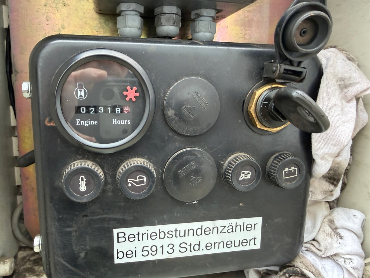 Faehndrich AG TKS-Z13 Asphaltkocher Faehndrich AG TKS-Z13 Asphaltkocher - Brizgalka za bitumen: slika 2 Faehndrich AG TKS-Z13 Asphaltkocher Faehndrich AG TKS-Z13 Asphaltkocher - Brizgalka za bitumen: slika 2