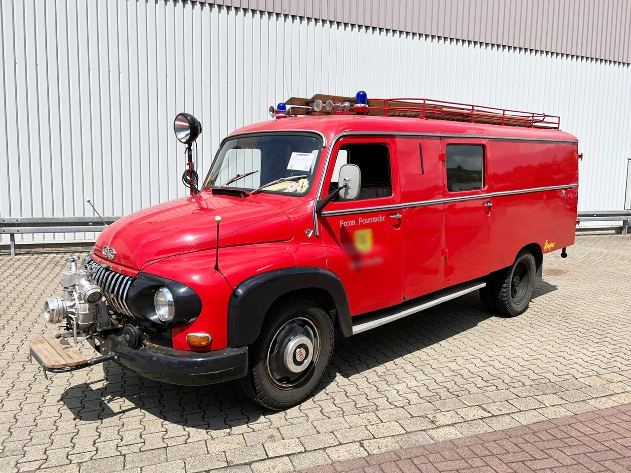 Ford FK 2500 4x2 LF8 Feuerwehr FK 2500 4x2 LF8 Feuerwehr - Gasilsko vozilo: slika 1 Ford FK 2500 4x2 LF8 Feuerwehr FK 2500 4x2 LF8 Feuerwehr - Gasilsko vozilo: slika 1