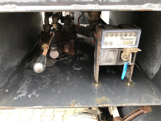 HDK 1860 HDK 1860 Hinterkippmulde ca. 28m³ mit Seperatmotor, eigene Hydraulik - Kiper prikolica: slika 2 HDK 1860 HDK 1860 Hinterkippmulde ca. 28m³ mit Seperatmotor, eigene Hydraulik - Kiper prikolica: slika 2