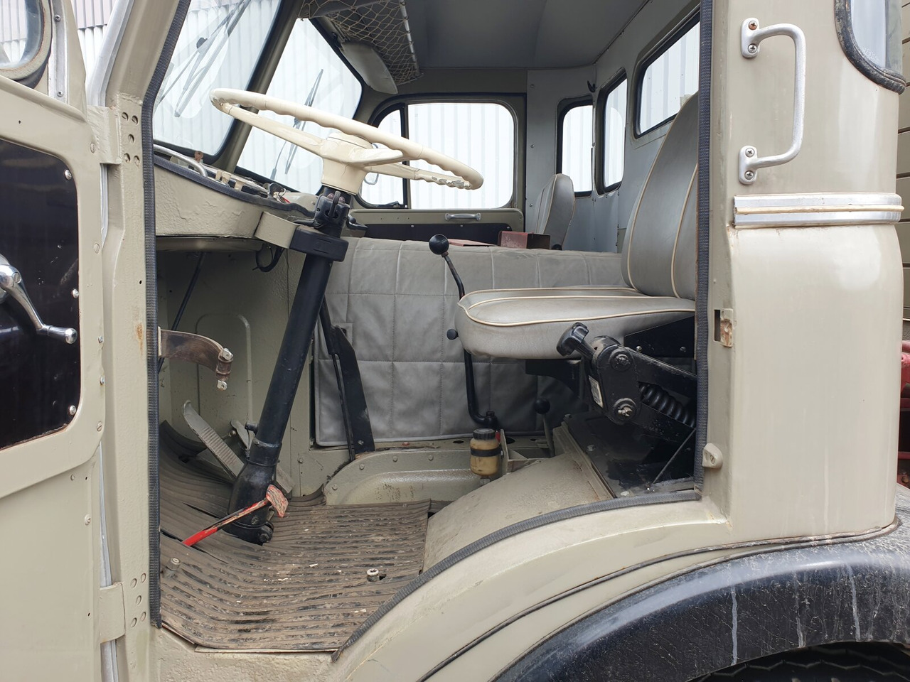 HENSCHEL HS 20 TS 6x4 HENSCHEL HS 20 TS 6x4 - Tovornjak prekucnik: slika 5 HENSCHEL HS 20 TS 6x4 HENSCHEL HS 20 TS 6x4 - Tovornjak prekucnik: slika 5