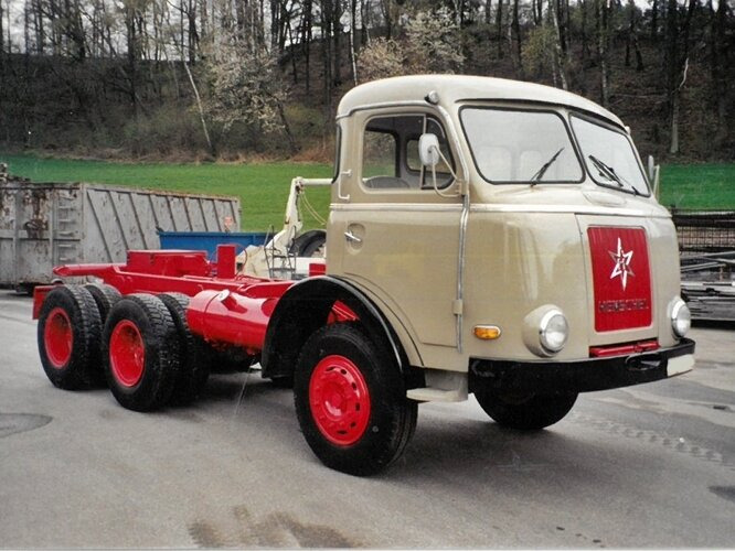 HENSCHEL HS 20 TS 6x4 HENSCHEL HS 20 TS 6x4 - Tovornjak prekucnik: slika 2 HENSCHEL HS 20 TS 6x4 HENSCHEL HS 20 TS 6x4 - Tovornjak prekucnik: slika 2