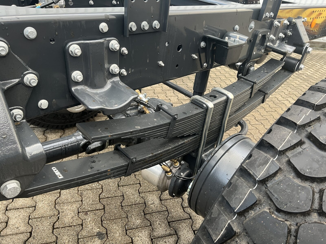 Iveco EuroCargo ML150E24 WS 4x4 EuroCargo ML150E24 WS 4x4, Euro3, mehrfach Vorhanden! - Tovornjak-šasija: slika 4 Iveco EuroCargo ML150E24 WS 4x4 EuroCargo ML150E24 WS 4x4, Euro3, mehrfach Vorhanden! - Tovornjak-šasija: slika 4