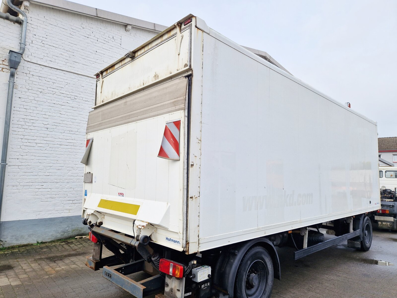 Kleiderkofferanhänger Hofmann, Kleiderkofferanhänger, durchladbar, LBW BÄR, 42 cbm - Prikolica zabojnik: slika 4 Kleiderkofferanhänger Hofmann, Kleiderkofferanhänger, durchladbar, LBW BÄR, 42 cbm - Prikolica zabojnik: slika 4