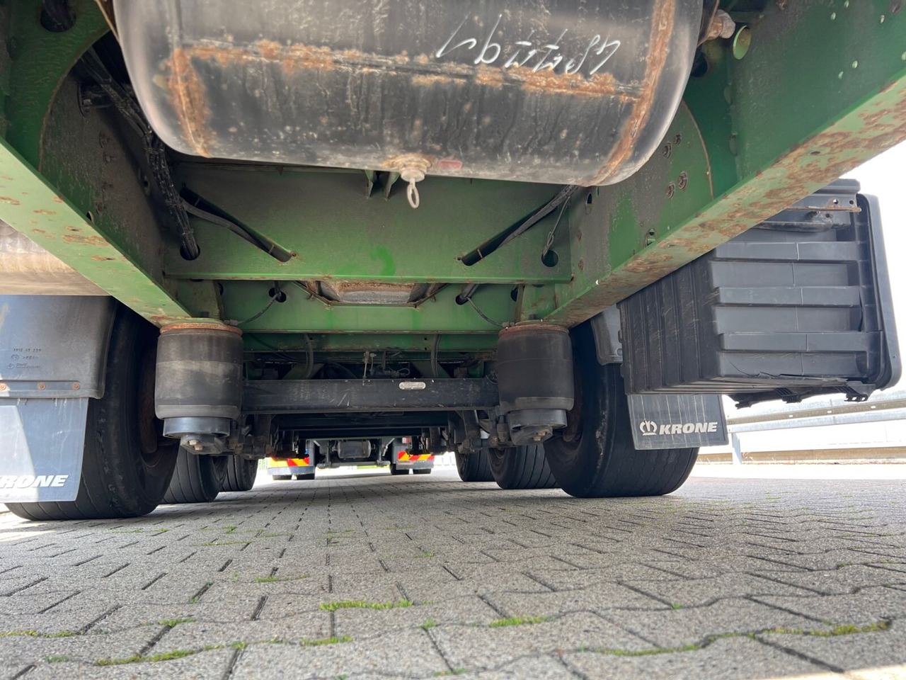 Krone SDP 27 eLCUQ-CS SDP 27 eLCUQ-CS, Coilmulde, Edscha-Verdeck, Hubdach, ca. 93m³ - Polprikolica s ponjavo: slika 5 Krone SDP 27 eLCUQ-CS SDP 27 eLCUQ-CS, Coilmulde, Edscha-Verdeck, Hubdach, ca. 93m³ - Polprikolica s ponjavo: slika 5