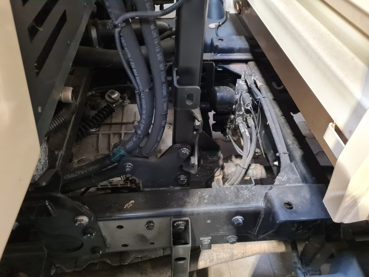 M 30 FUMO 4x4 DOKA M30 Fumo 4x4 Doka Kipper - Tovornjak prekucnik: slika 5 M 30 FUMO 4x4 DOKA M30 Fumo 4x4 Doka Kipper - Tovornjak prekucnik: slika 5