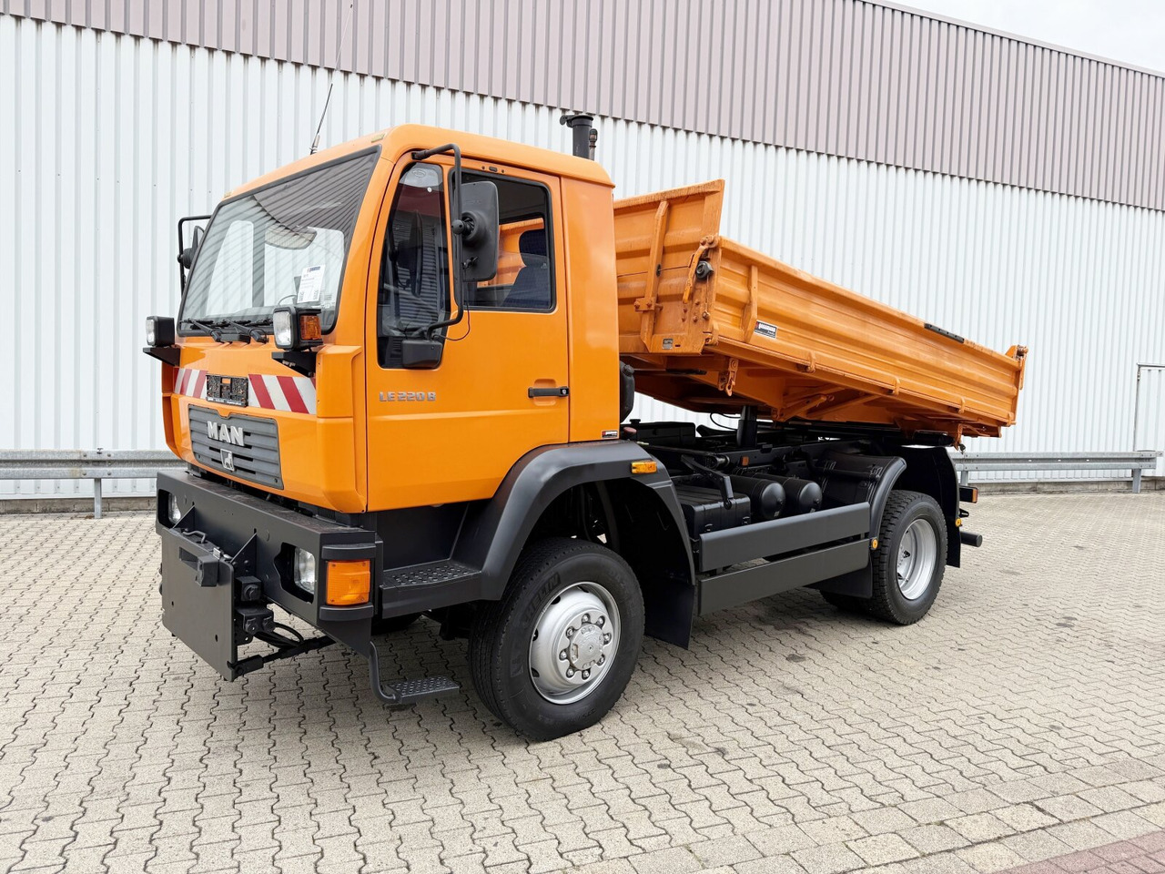 MAN 14.225 LAK 4x4 BB 14.225 LAK 4x4 BB, Winterdienstausstattung - Tovornjak prekucnik: slika 1 MAN 14.225 LAK 4x4 BB 14.225 LAK 4x4 BB, Winterdienstausstattung - Tovornjak prekucnik: slika 1