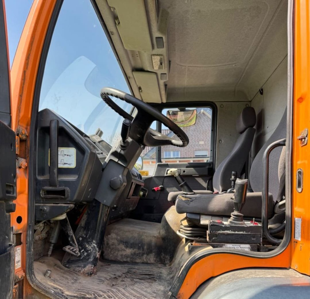 MAN LE 18.280 4x2 LL LE 18.280 4x2 LL, 6-Zylinder, Winterdienstausstattung - Kotalni prekucni tovornjak: slika 5 MAN LE 18.280 4x2 LL LE 18.280 4x2 LL, 6-Zylinder, Winterdienstausstattung - Kotalni prekucni tovornjak: slika 5