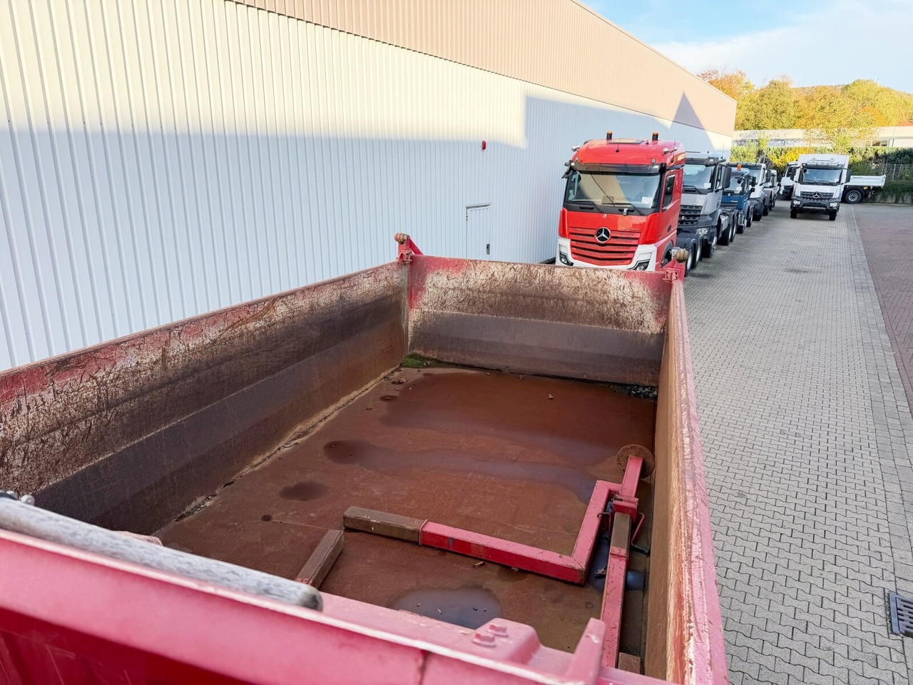 MAN TGA 26.480 6X6H BL TGA 26.480 6X6H BL, HydroDrive, Intarder, Wechselsystem (Sattelplatte) - Tovornjak prekucnik: slika 2 MAN TGA 26.480 6X6H BL TGA 26.480 6X6H BL, HydroDrive, Intarder, Wechselsystem (Sattelplatte) - Tovornjak prekucnik: slika 2