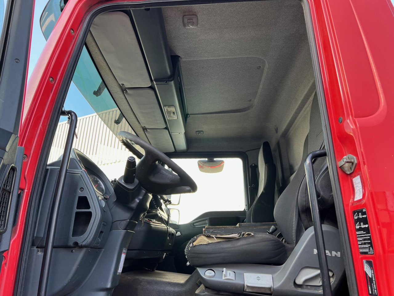 Interior photo 1: Tovornjak-šasija MAN TGM 13.250/340 4X4 BL TGM 13.250/340 4X4BL, Einzelbereifung, 2x VORHANDEN