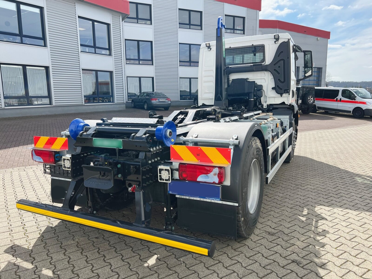 Nov Kotalni prekucni tovornjak MAN TGM 18.250/340 4x2 BL CH TGM 18.250/340 4x2 BL CH, Funk: slika 8 Nov Kotalni prekucni tovornjak MAN TGM 18.250/340 4x2 BL CH TGM 18.250/340 4x2 BL CH, Funk: slika 8